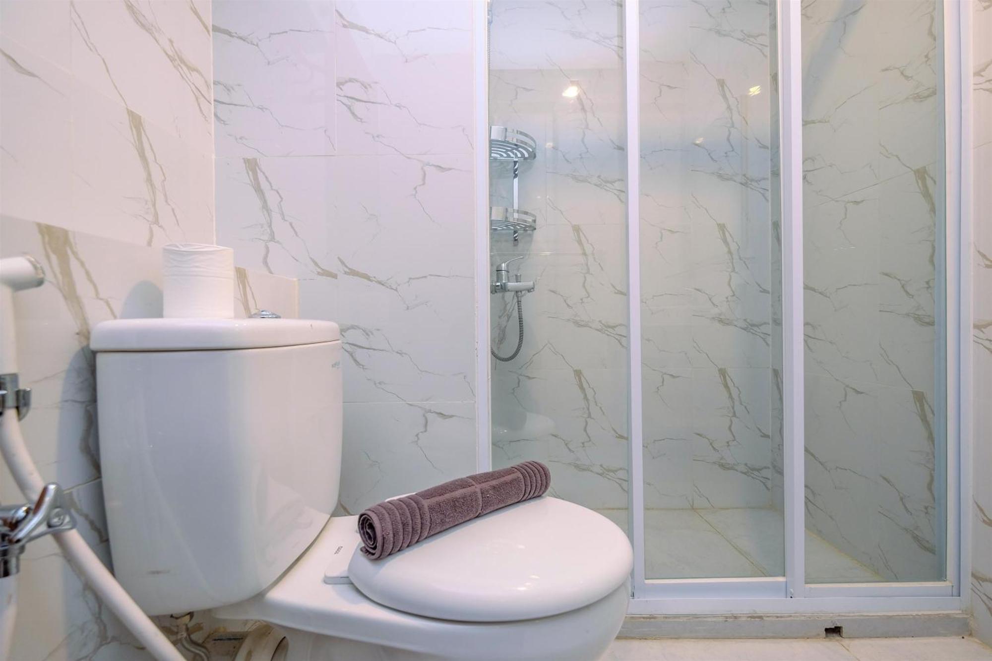 Cozy And Great Choice At Grand Kamala Lagoon By Travelio Apartemen *